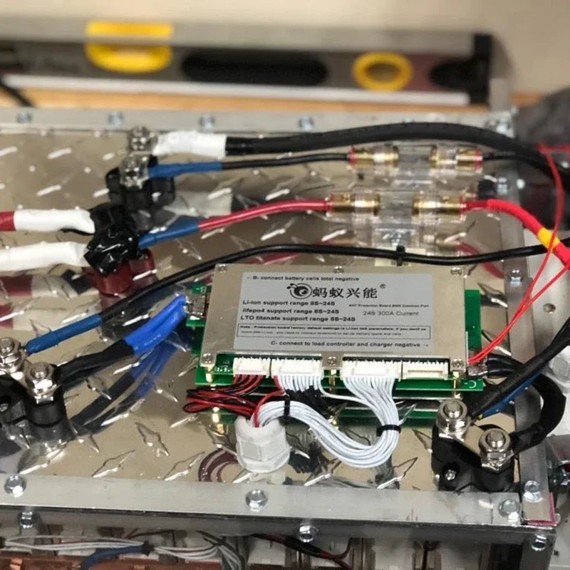 لوحة حماية وتوازن ذكية بتقنية  - مراجعة Smart Bms 24S 200A Bluetooth Lifepo4 وسعره
